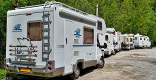 Louer un camping-car pour des vacances itinérantes et atypiques